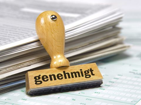 Stempel mit der Beschriftung "genehmigt"