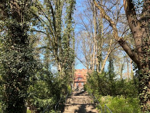 Friedhof Heerstraße Trakhener Allee 1, Treppe