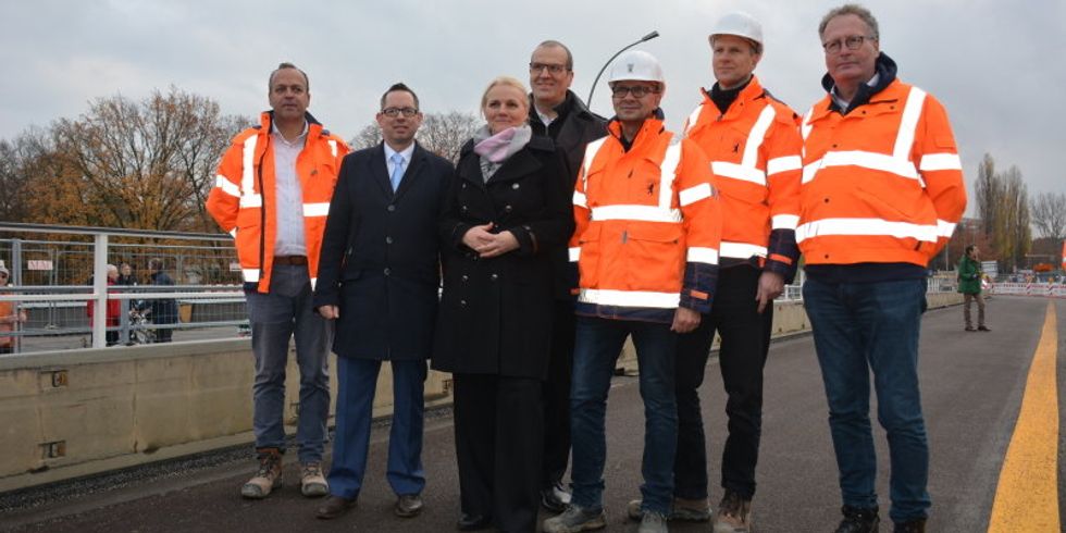 Senatorin Günther und Bezirksbürgermeister Igel eröffnen westlichen Teil der Salvador-Allende-Brücke