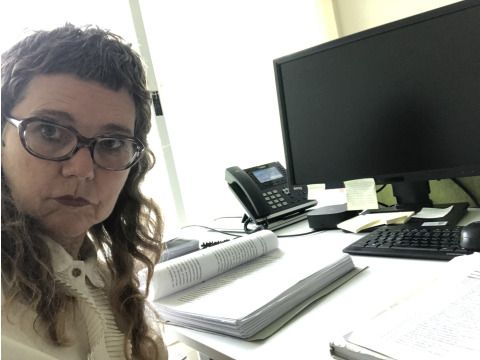 11. Tag Frau Bremer beim Aktenstrudium