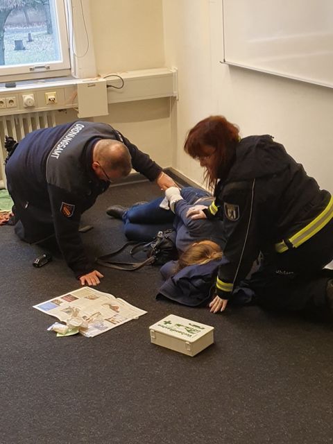 Übung realitätsnaher Szenarien (Bild: BA Reinickendorf)