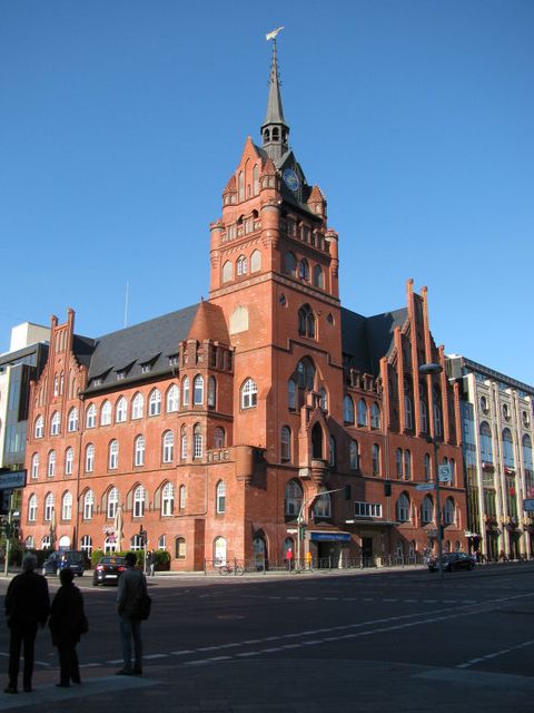 Rathaus Steglitz - der Startpunkt der Tour.