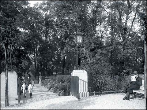 Erwin Barth - Schustehruspark, Laternen