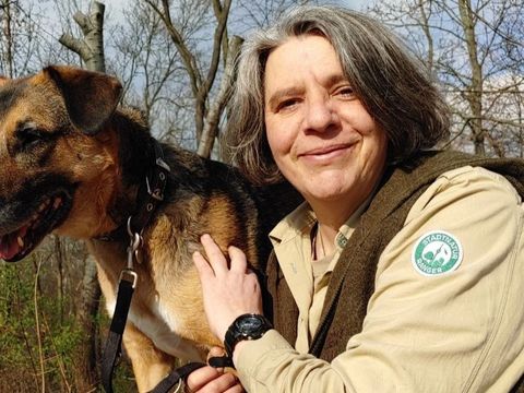 Stadtnatur-Rangerin Kristina Roth bietet Seminiare zum Thema „Hund und Stadtnatur - respektvolles Miteinander ist möglich" an