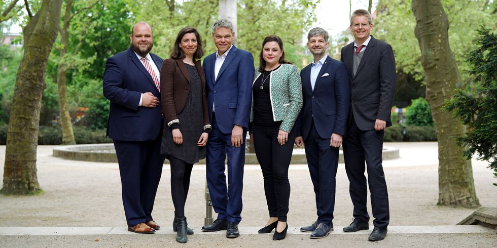 Gruppenfoto BA vorm Hirschbrunnen