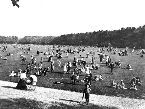 Große Spielwiese im Treptower Park, 1907