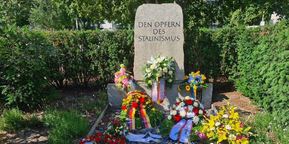Gedenkstein für die Opfer des Stalinismus auf dem Steinplatz