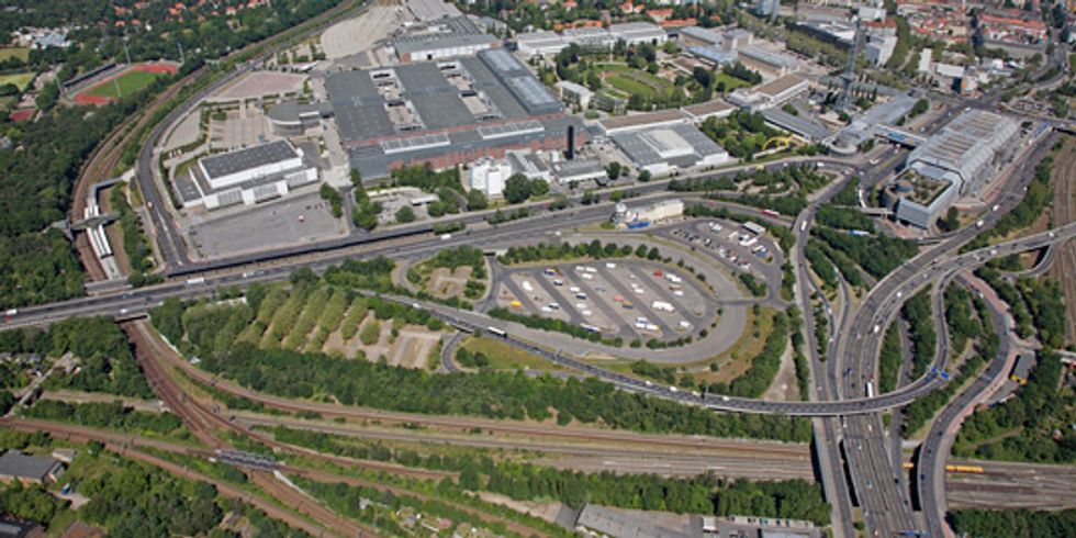 Schrägluftbild Autobahndreieck Funkturm