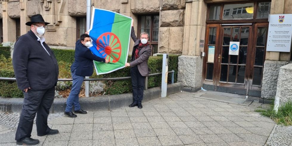 Naumann Flaggenhissung