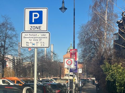 Foto einer Parkraumbewirtschaftungszone in Kreuzberg