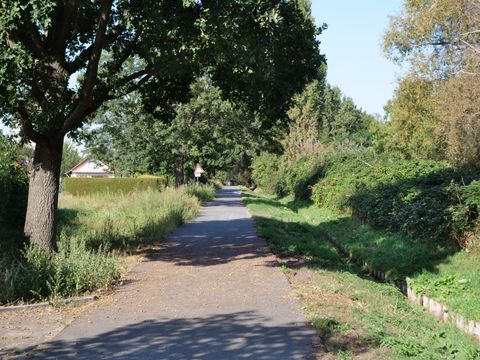 Weg entlang des Egelpfuhlgrabens in Spandau