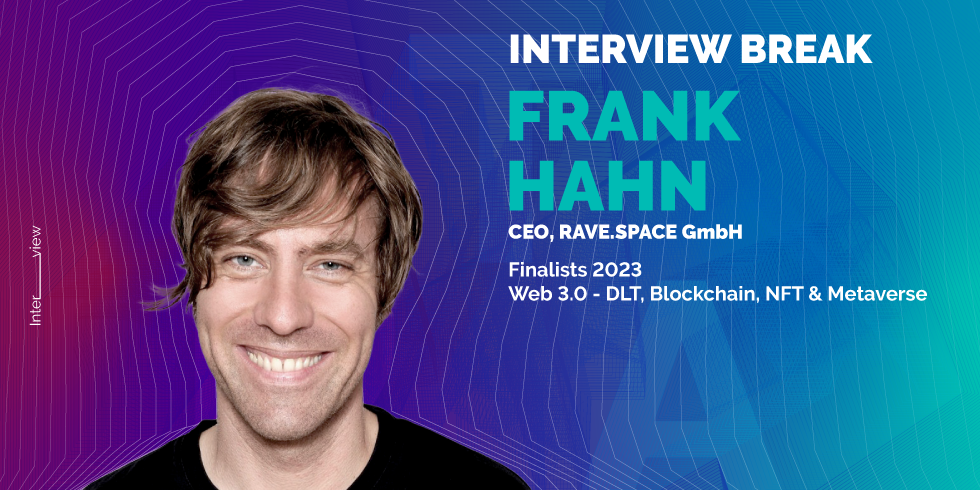 Blog Header Rave.Space Interview