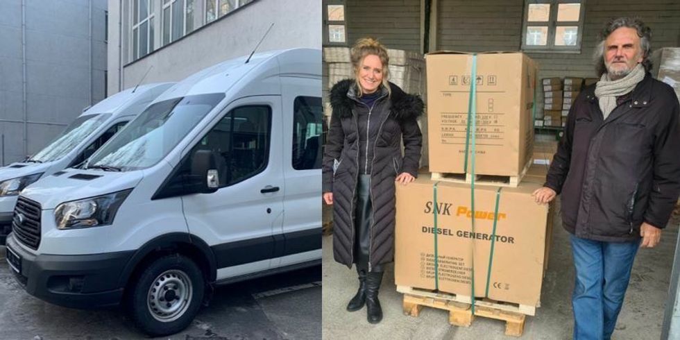 Links: Minibusse für die psychosoziale Versorgung. Rechts: Bezirksbürgermeisterin Kirstin Bauch und Bezirksstadtrat Oliver Schruoffeneger bei der Versendung der Generatoren.