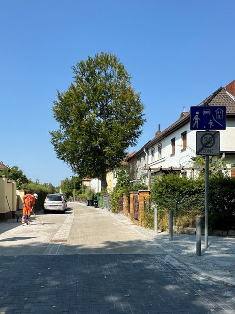 Straße und Leitungsnetz sind auf etwa 400 Meter erneuert. (Bild: BA Rdf)