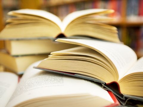 aufgeschlagene Bücher