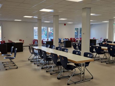 Innenansicht der Mensa (Bild: BA Reinickendorf)