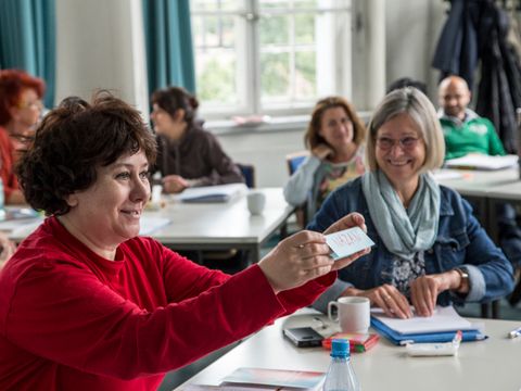 mehrere Kursleiter*innen in der Qualifizierung
