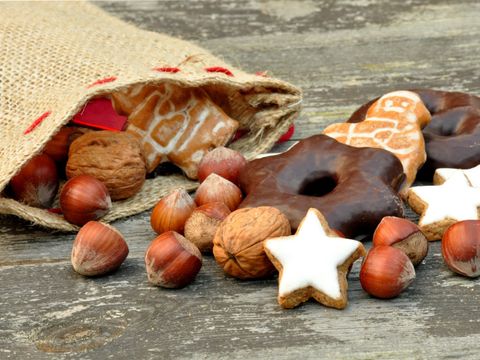Sack mit Weihnachtsleckereien