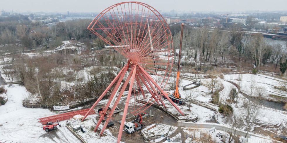 Demontage des Riesenrades im Spreepark