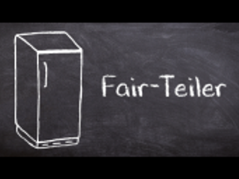 auf einer Tafel ist ein Kühlschrank gezeichnet und daneben steht Fair-Teiler geschrieben