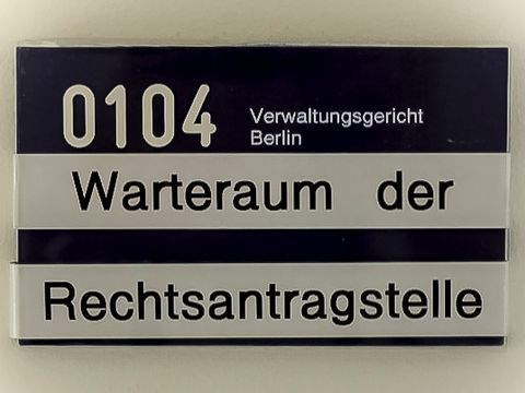Türschild der Rechtsantragstelle