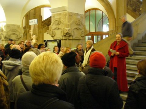 Begrüßung durch Bezirksbürgermeisterin Monika Thiemen im Rathaus Charlottenburg, Foto: KHMM
