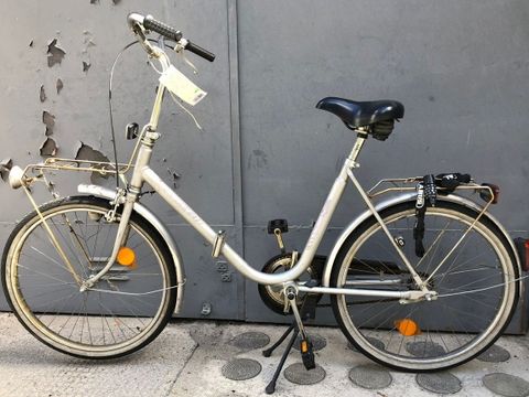 Silbernes Fahrrad