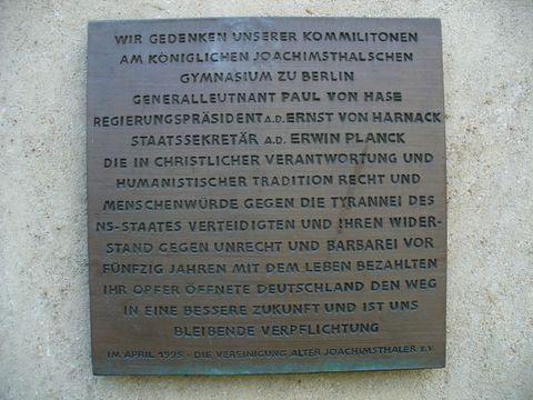 Gedenktafel am Joachimsthalschen Gymnasium, 5.8.2009, Foto: KHMM
