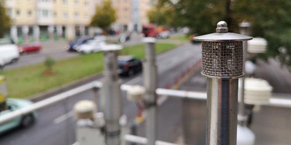 Einlasskopf für die automatische Messung von Partikeln auf dem Dach des MC174 (UBA-Stations-ID: DEBE065, Frankfurter Allee)