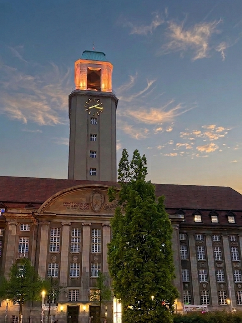 Das Rathaus Spandau ist der Ort für die Sitzungen der Bezirksverordnetenversammlung