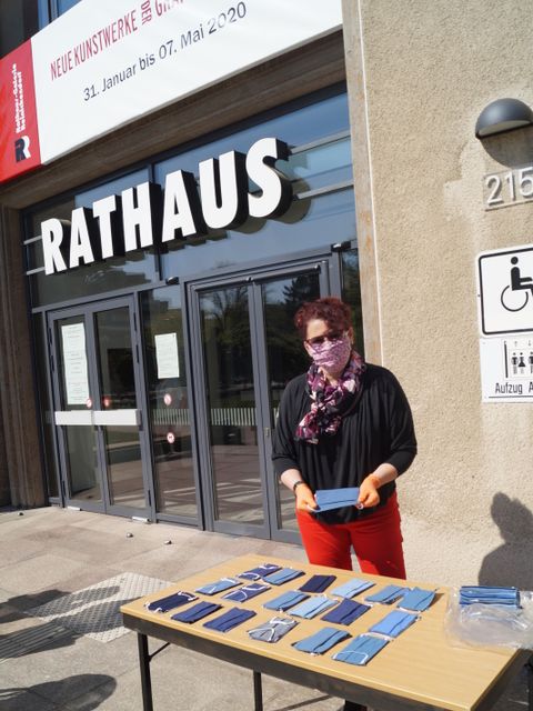 Verteilung kostenloser Mund-Nasenschutz-Masken (Bild: BA Reinickendorf)