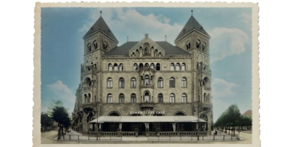 Stand da, wo heute das Europa Center steht: Das Romanische Café mit überdachter Terrasse um 1925