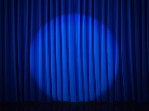 Baluer Vorhang mit Spotlight