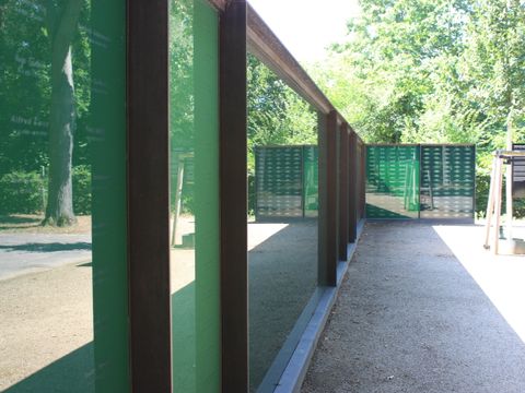 Friedhof Altglienicke Gedenkstätte für die KZ-Opfer im Urnensammelgrab