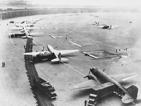 Air bridge aircraft at Tempelhof Airport