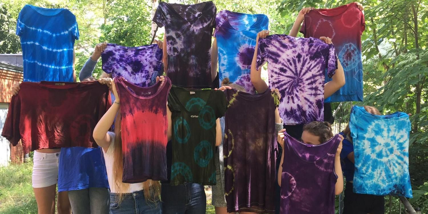 Katholische Schule Salvator: Batiken als Upcycling