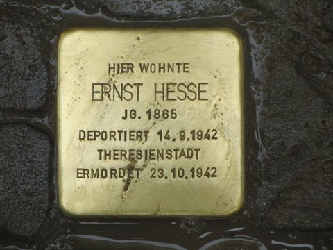 Stolperstein Enst Hesse, Foto: F. Siebold, April 2013