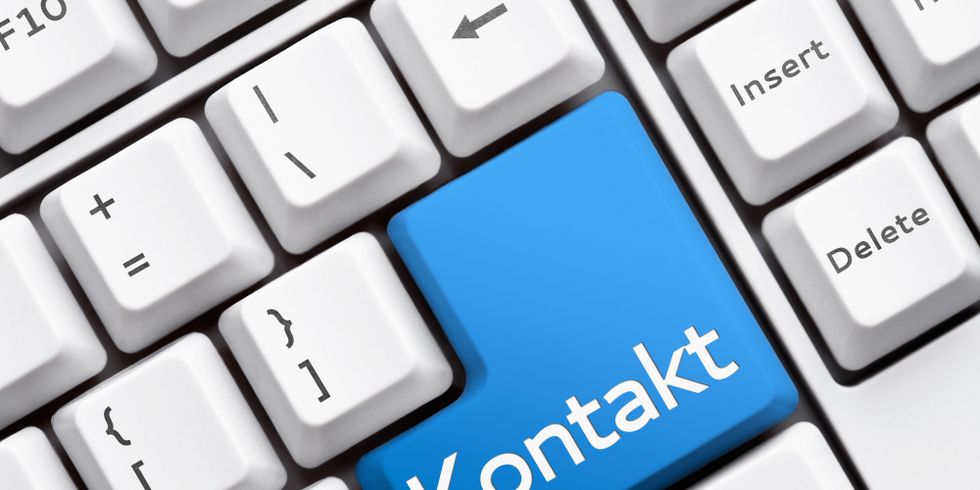 Tastatur mit Aufschrift Kontakt