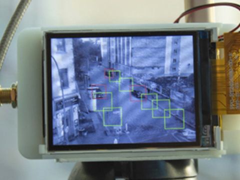 Kamera die live freie Parkplätze trackt