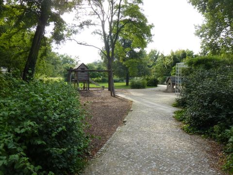 Spielplatz im Margarete-und-Arthur-Eloesser-Park, 23.8.2011, Foto: KHMM