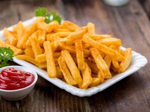 Pommes Frites in einer Schale