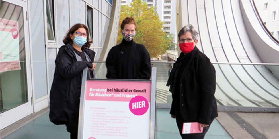 Bezirksbürgermeisterin bei der Eröffnung der Beratungsstelle bei häuslicher Gewalt vom Verein MiM e.V.