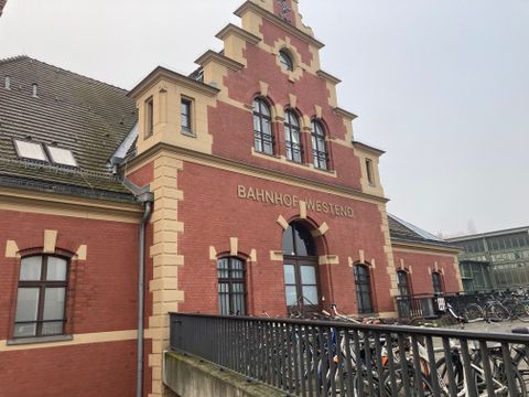 S-Bahnhof Westend - Altes Bahnhofsgebäude