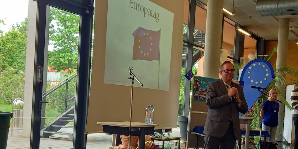 Beziirksbürgermeister_Igel_beim_Europatag