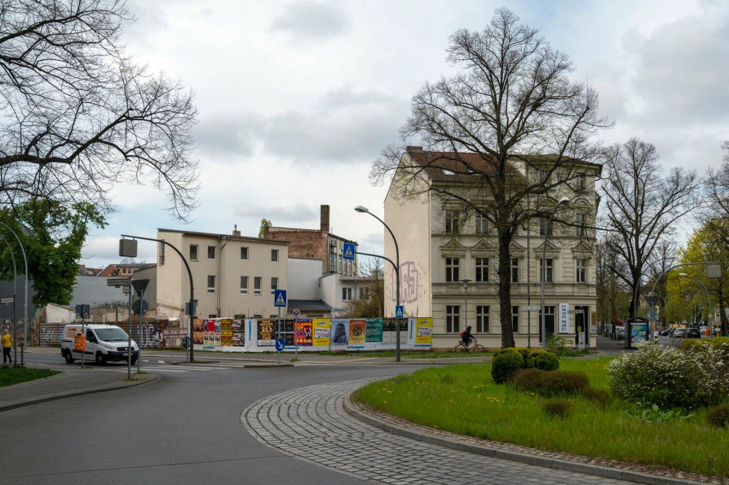 Der Hamburger Platz im Sanierungsgebiet Langhansstraße