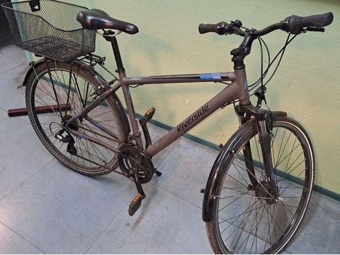 Graues Herrenfahrrad