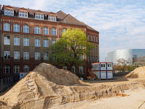 Baustelle für das Sportfunktionsgebäude