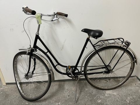 Schwarzes Damenfahrrad