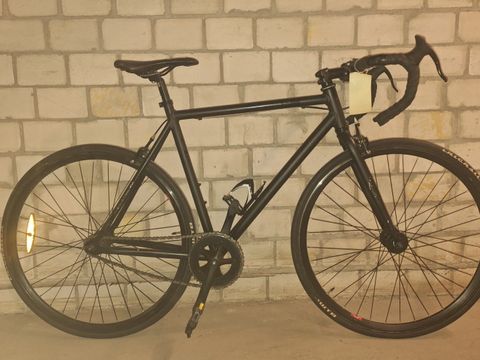 Schwarzes Herrenfahrrad