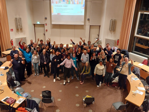 Gruppenfoto der Teilnehmenden der Auftaktveranstaltung zum Netzwerk Bewegungsförderung am 11.11.2025